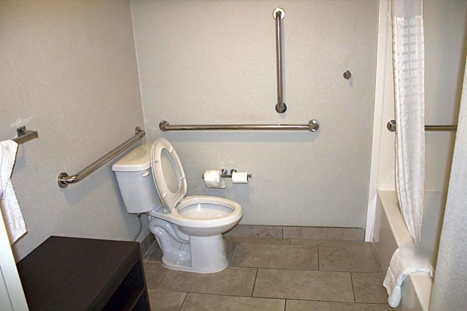 Clarion Pointe Statesville