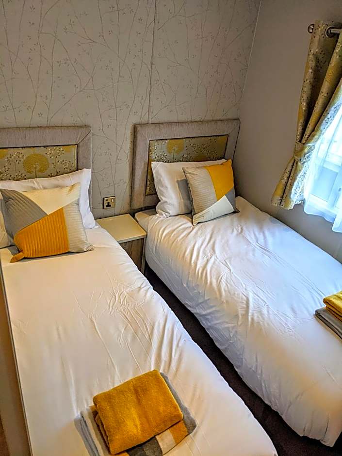 Tattershall Lakes - Merlin Point