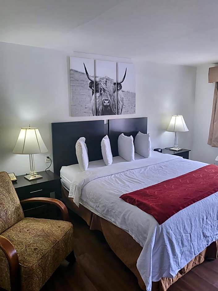 Pinetree Inn