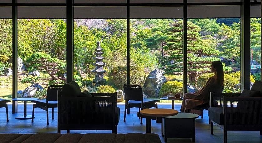 Unzen Miyazaki Ryokan