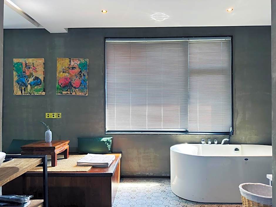 Suzhou Unique Space Design Art Hotel