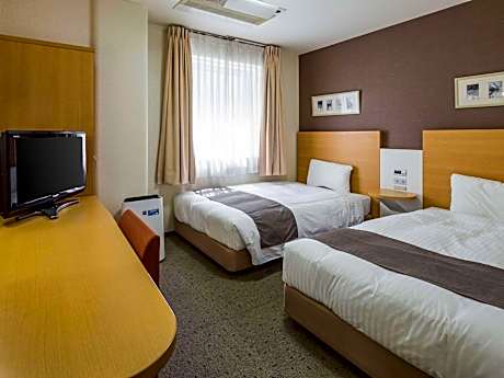 Standard Twin Room - Non-Smoking