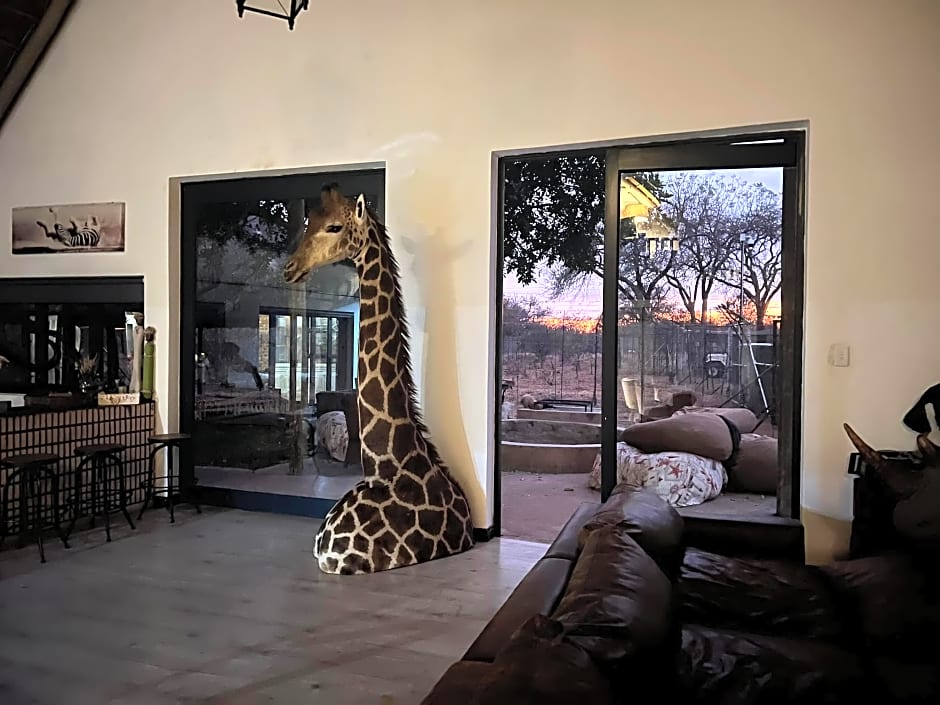 Simba Safaris African Pride Exotic Lodge