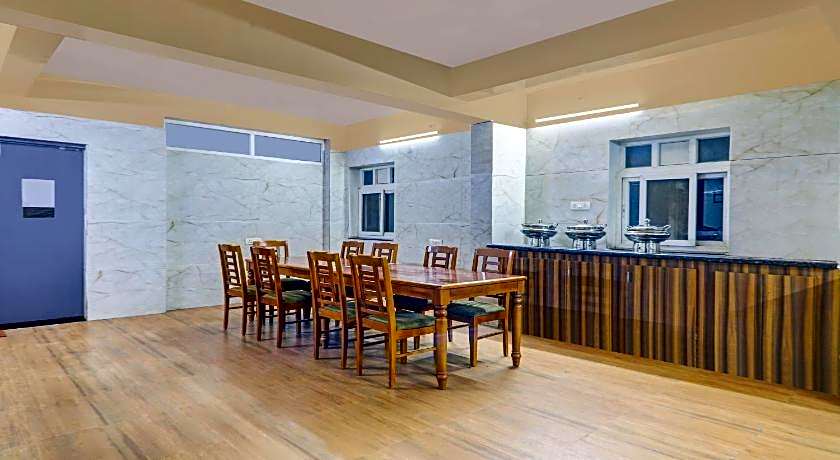 OYO 10595 Hotel Mirras