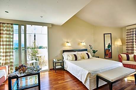 Junior Suite with Balcony