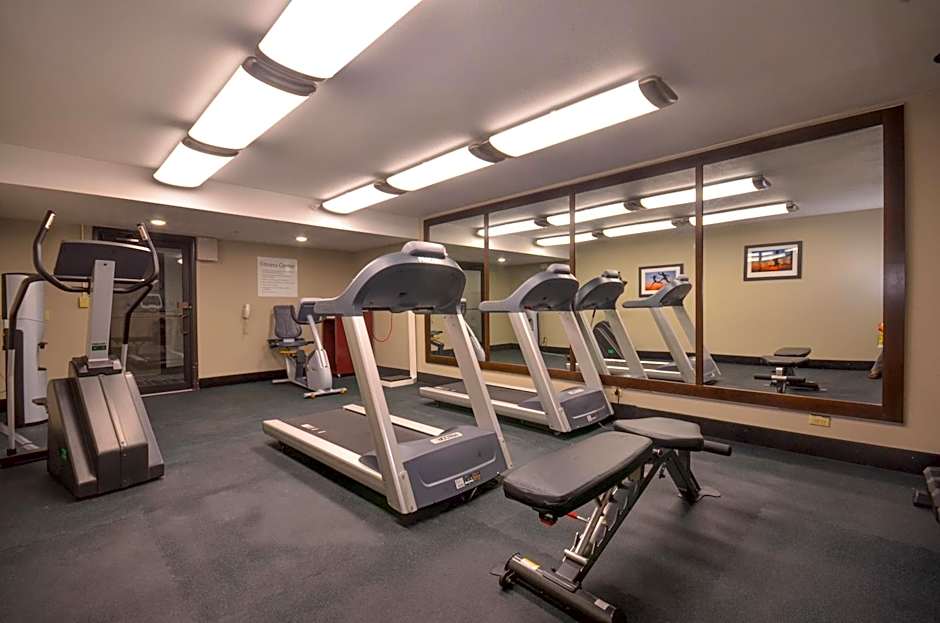 Holiday Inn Express & Suites Fayetteville University of Arkansas Area By IHG