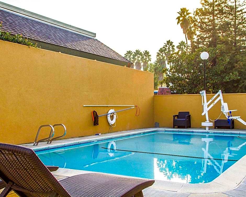 Rodeway Inn