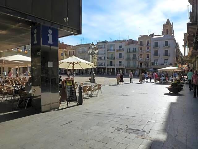 CHAMBRES D'HÔTES CHEZ CATHERINE A REUS chambre de Paris avec salle de bains privée