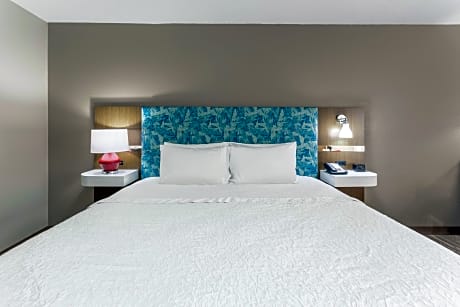 1 King Executive Nonsmoking