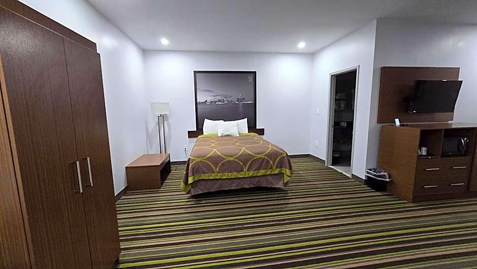 Super 8 by Wyndham Windsor/Dougall