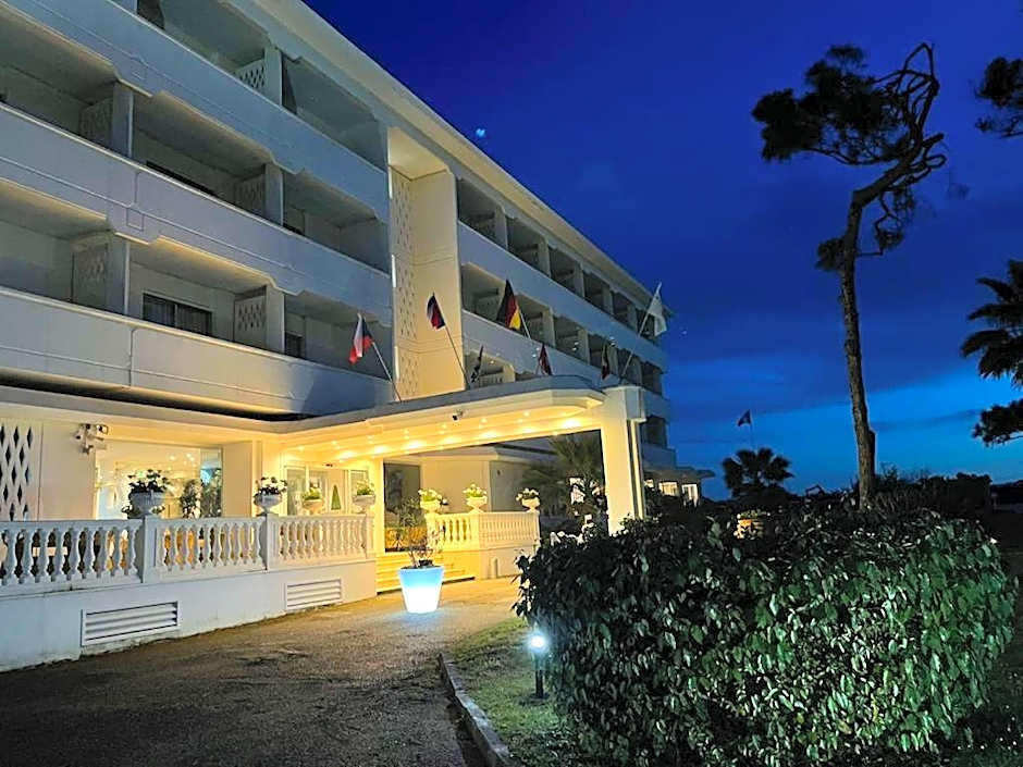 Domizia Palace Hotel