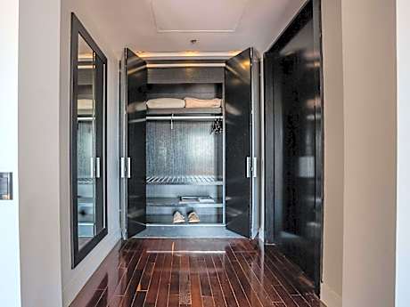 Junior King Suite