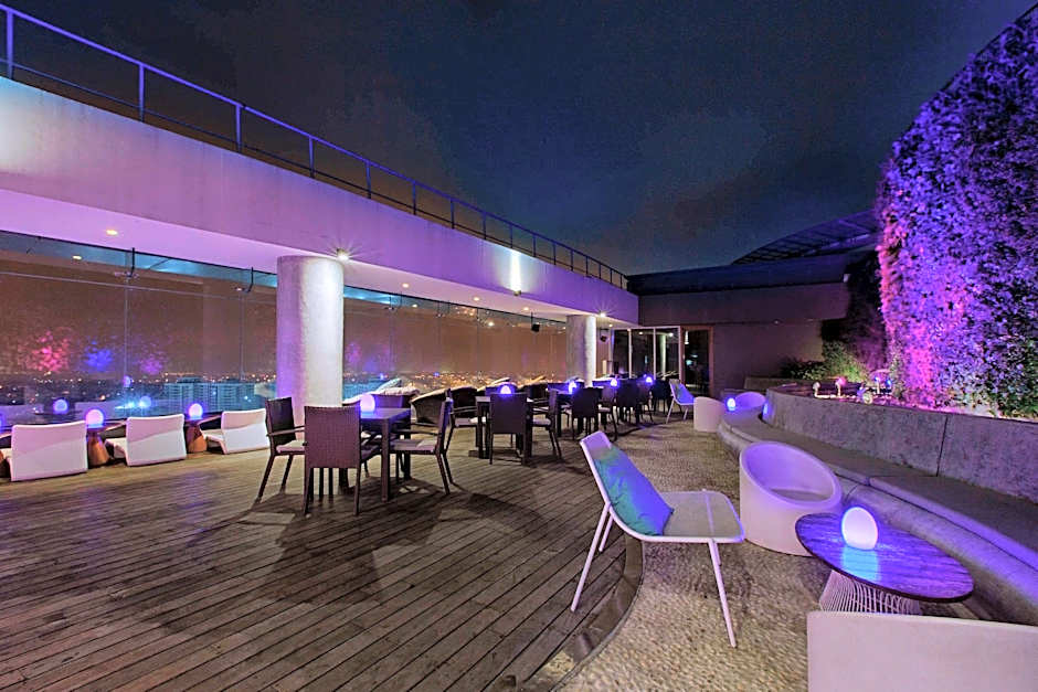 Sheraton Grand Bangalore Hotel At Brigade Gateway