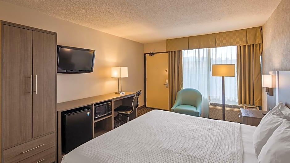 Best Western Mill River Manor