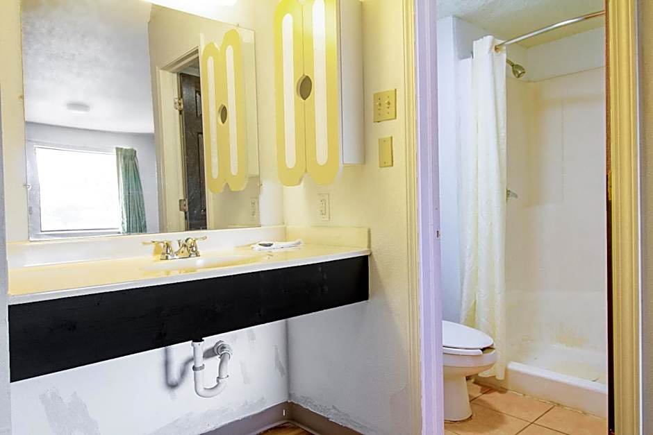 Studio Inn Extended Stay Oklahoma City Airport by OYO