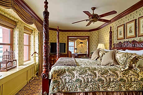 One-Bedroom Presidential King Suite with City View