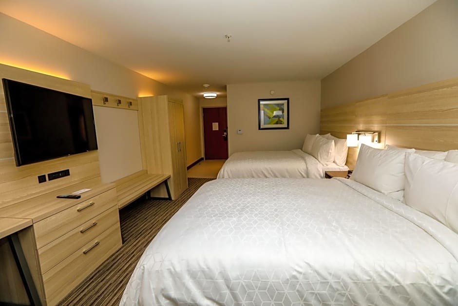 Holiday Inn Express Hillsboro I-35, an IHG Hotel