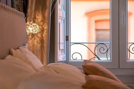 Superior Twin Room with City View