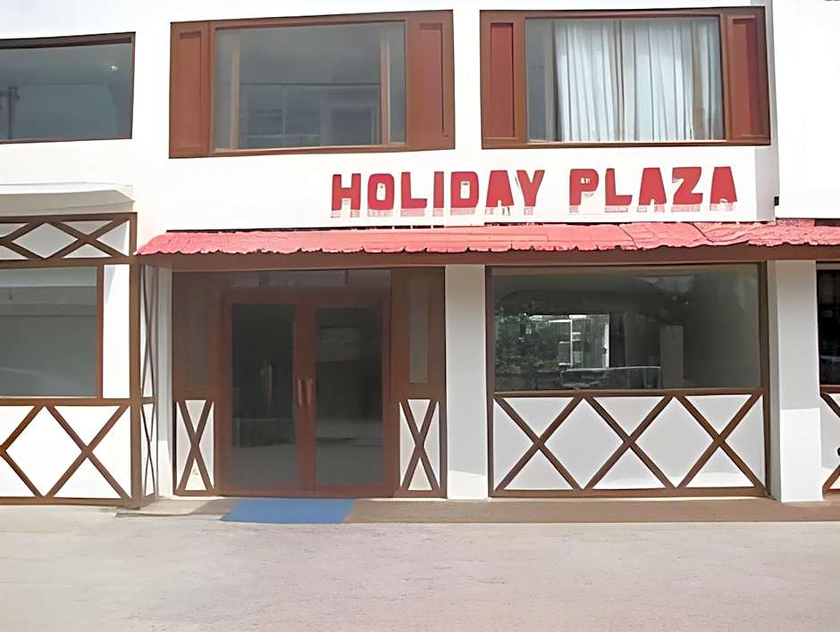 Holiday Plaza Hotel