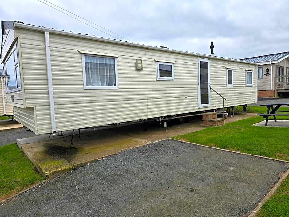 Castaways Holiday Park