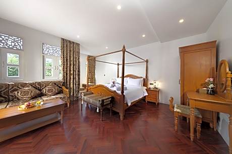 Lanna Inthan Hotel & Resort