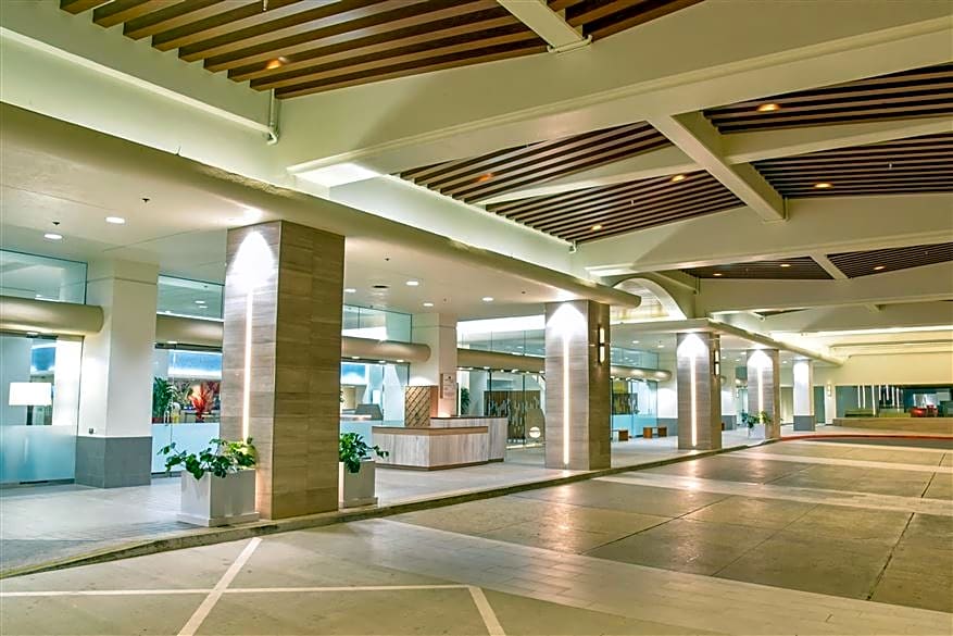 Ala Moana Honolulu by Mantra