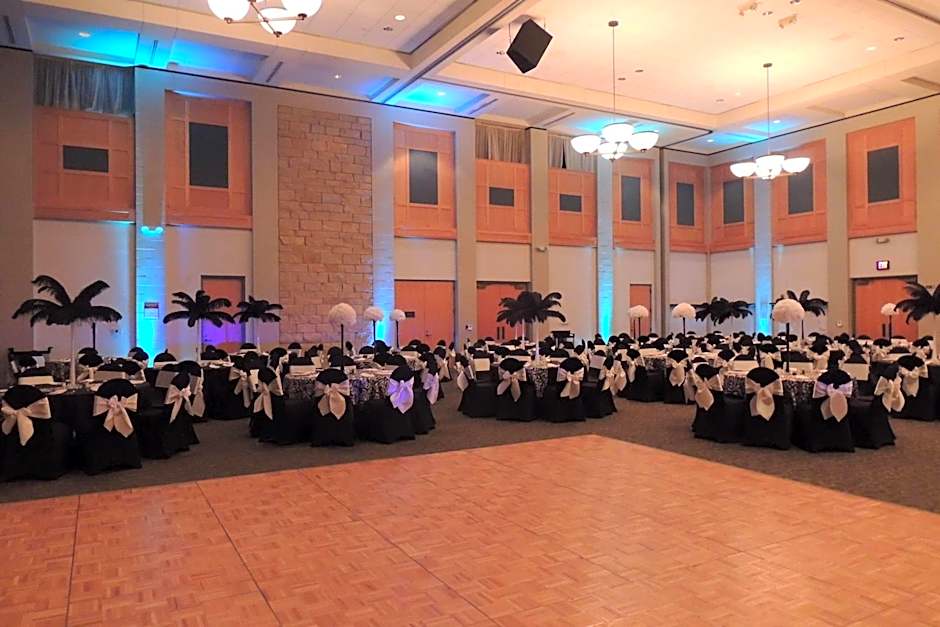 Fairfield Inn & Suites by Marriott Decatur at Decatur Conference Center