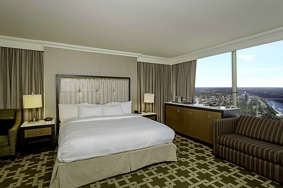 Hilton Niagara Falls / Fallsview Hotel & Suites