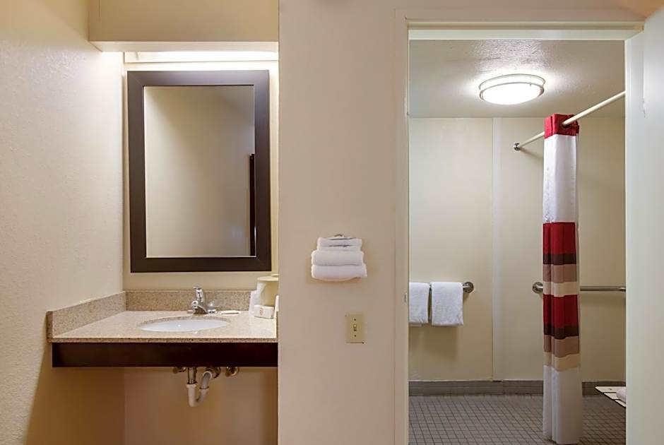 Red Roof Inn Grand Rapids Airport