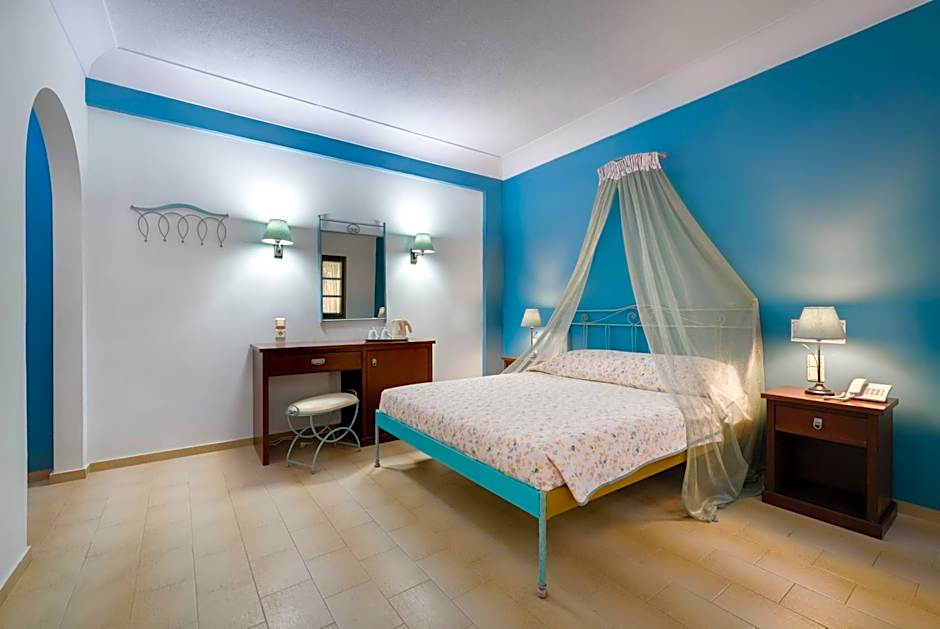 Zephyros Hotel