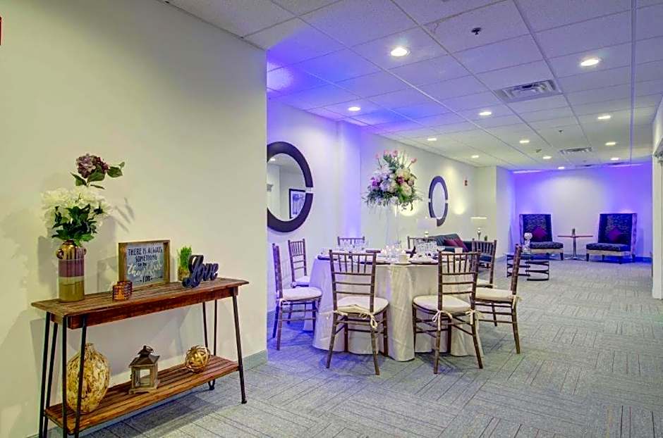 Hampton Inn & Suites Boston/Stoughton
