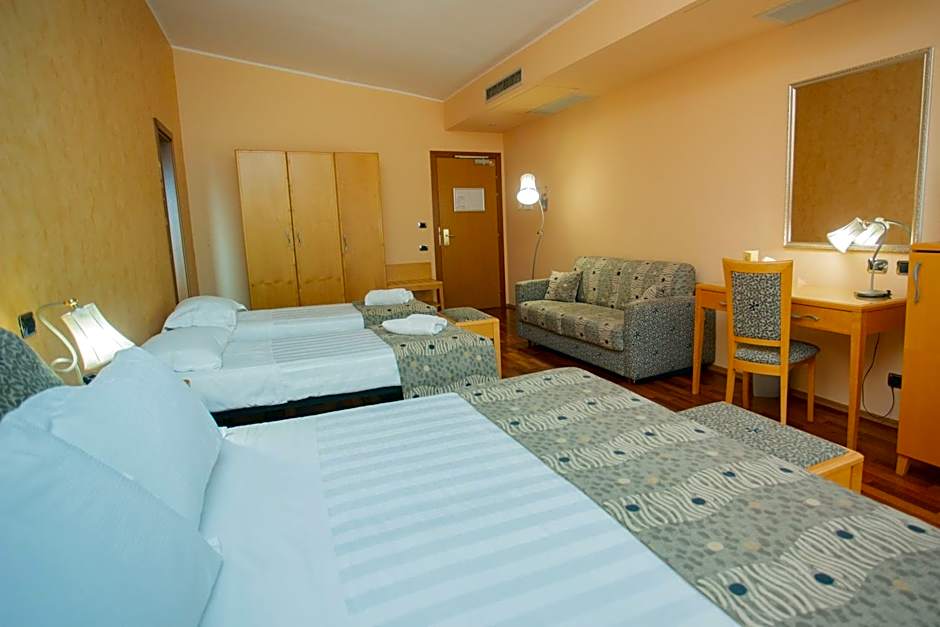 Riviera Hotel
