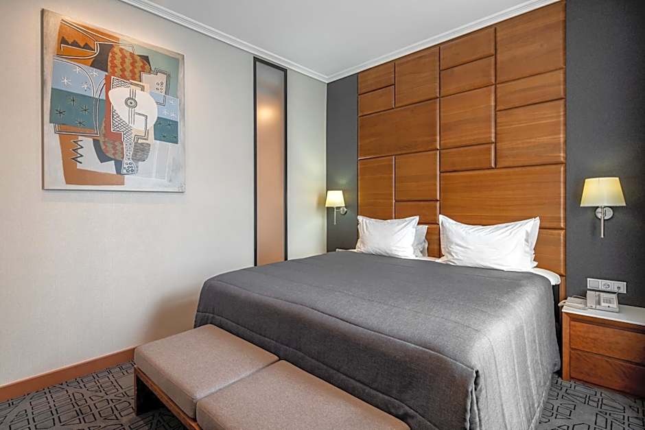 CITYHOTEL