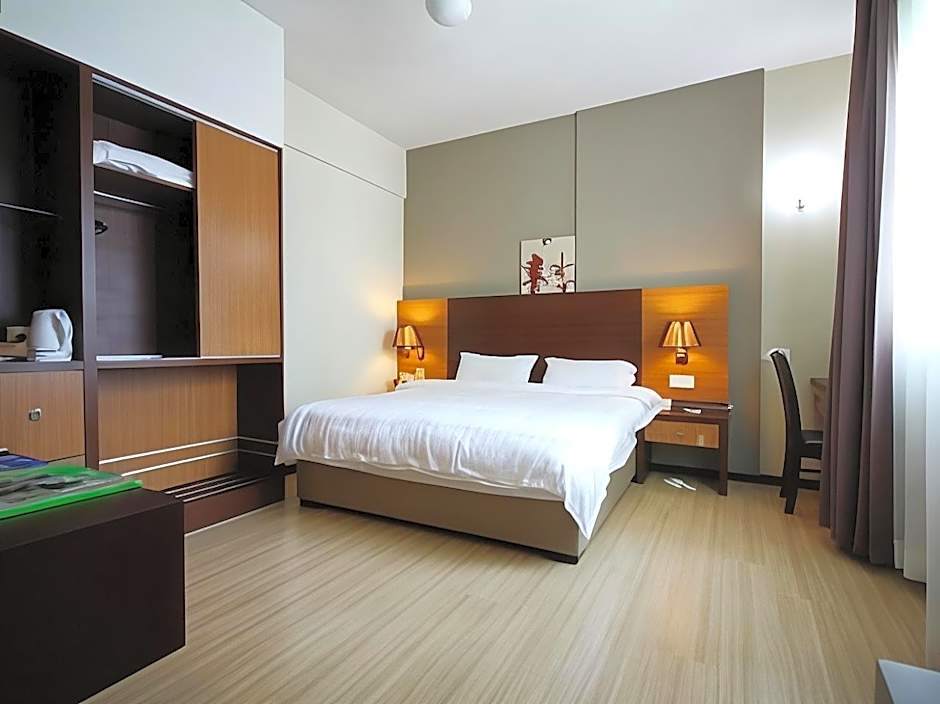 Aroma Hotel