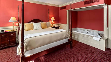 Luxury King Suite
