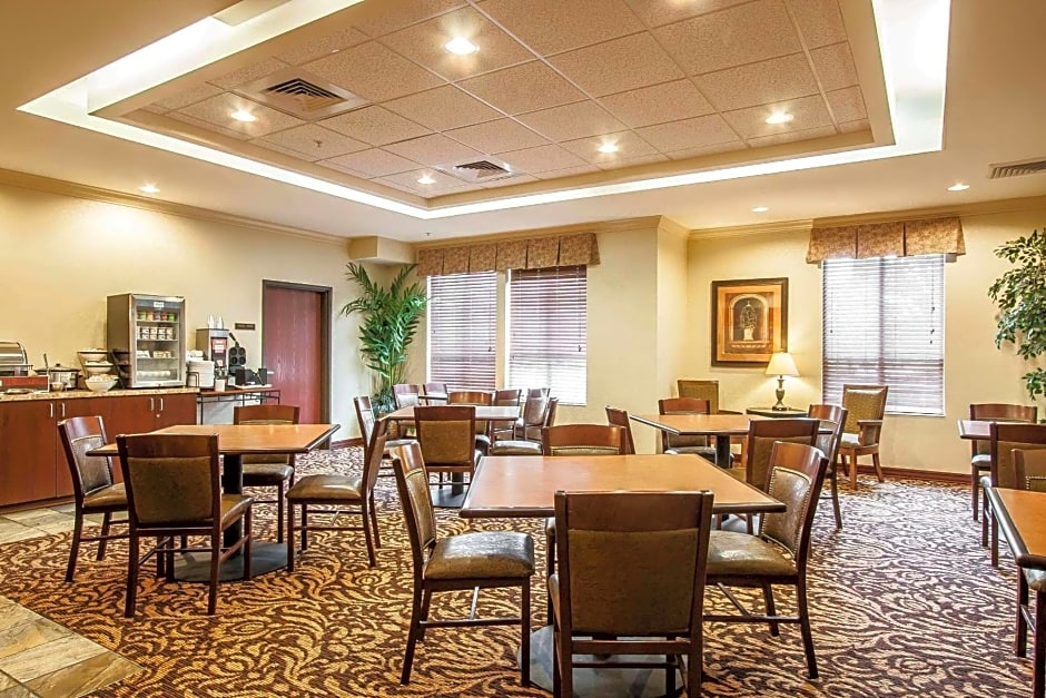 Comfort Inn & Suites McMinnville Wine Country