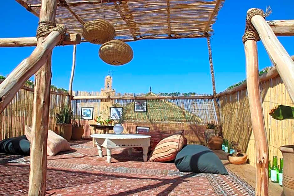 Art Riad Au Bord De La Mer