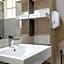 OYO 91328 Townhouse 900 Inn