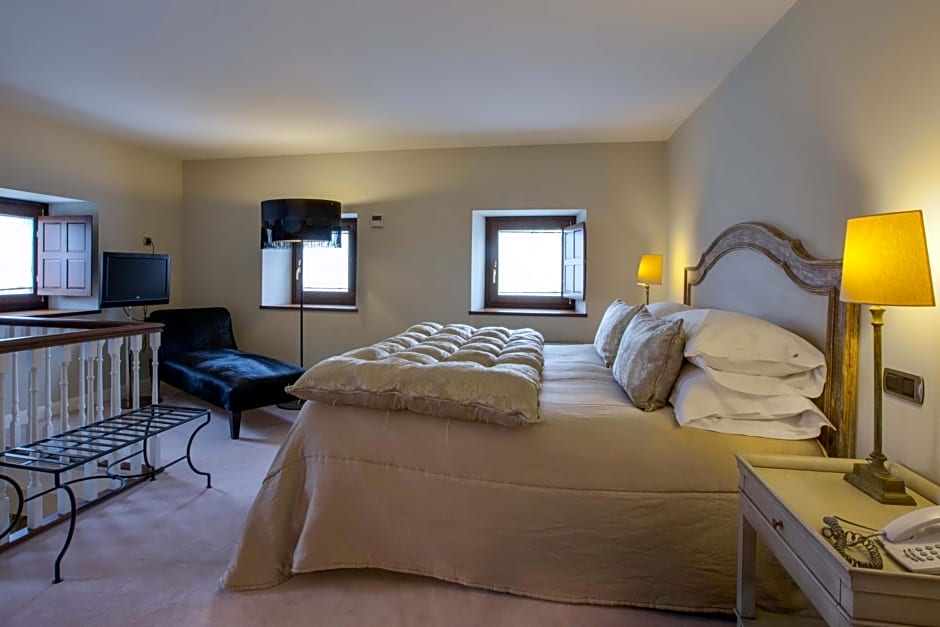 Castillo Del Bosque La Zoreda