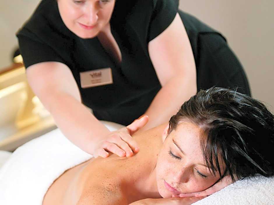 Macdonald Forest Hills Hotel & Spa