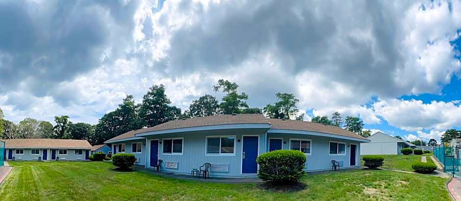 Captain's Lodge Motel