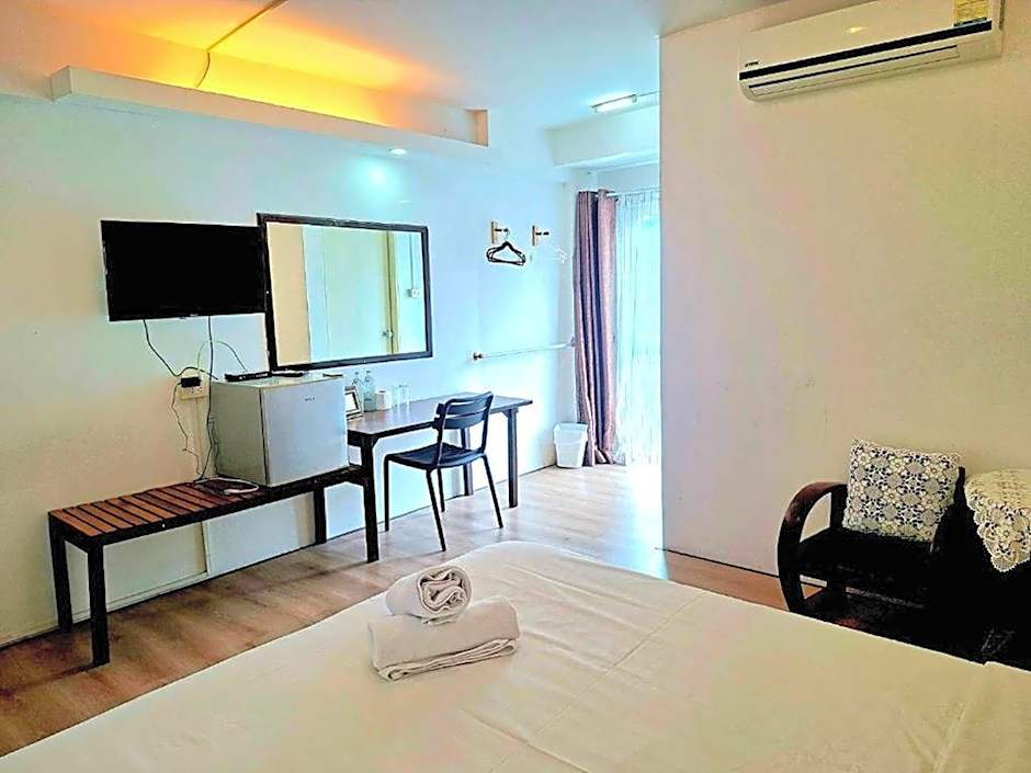 Hotel De Ratt Phuket