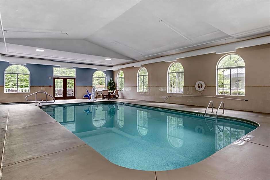 Best Western Plus River Escape Inn & Suites