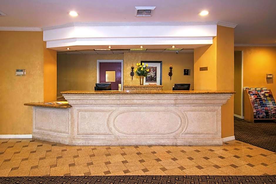 Oakland Airport Executive Hotel
