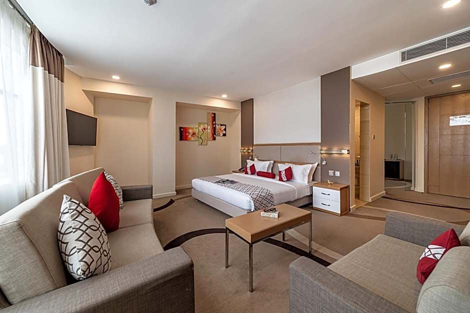 Photo 1 of 3 of Executive Suite