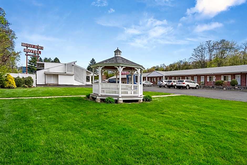 Ardsley Acres Hotel Court