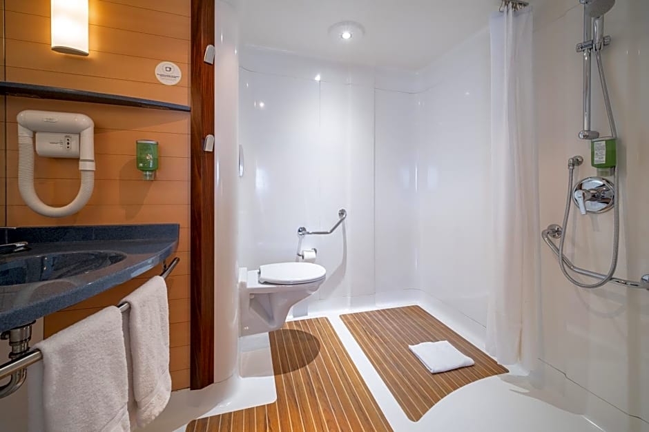 B&B HOTEL Calais Terminal Cité Europe 4 étoiles