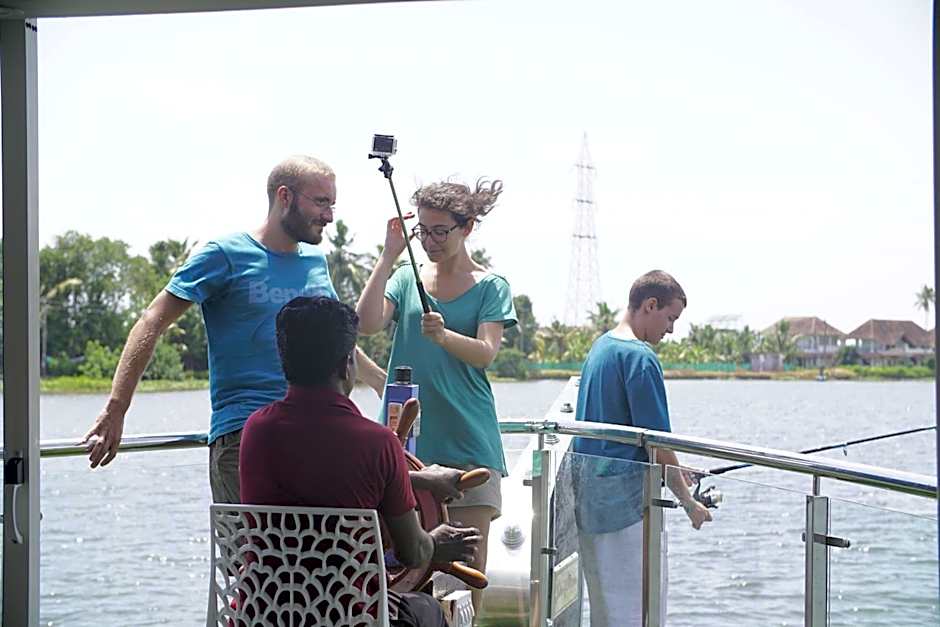 Indiavacationz Houseboats