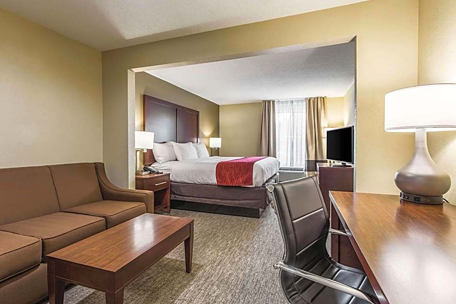 Comfort Inn & Suites Greenwood near University