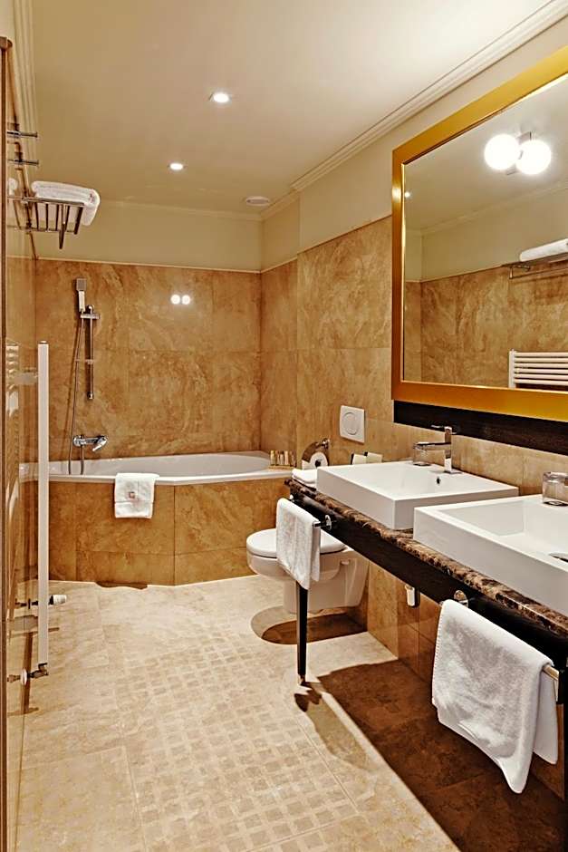 Grandezza Hotel Luxury Palace